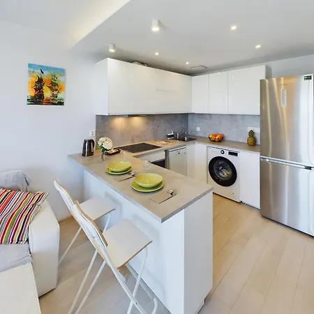 아파트 Przytulny Z Parkingiem Pogorze By Renters